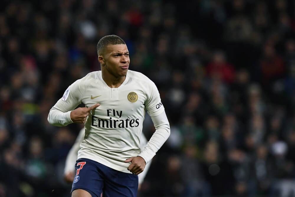 斯波: 热巴韦尔搭档有时进攻不好看 但能靠拼抢硬碰硬击溃对手